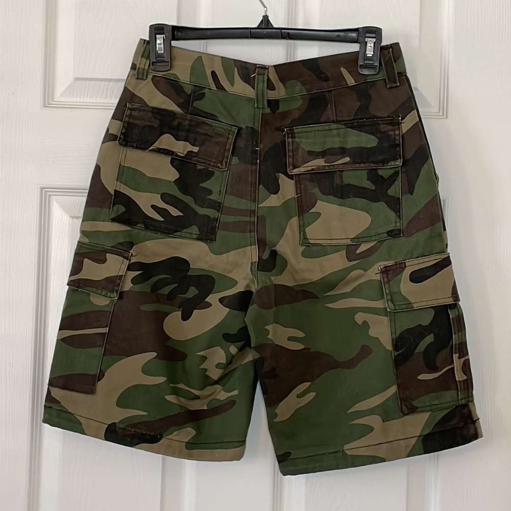 Boy’s Camo Cargo Shorts - Picture 4 of 5